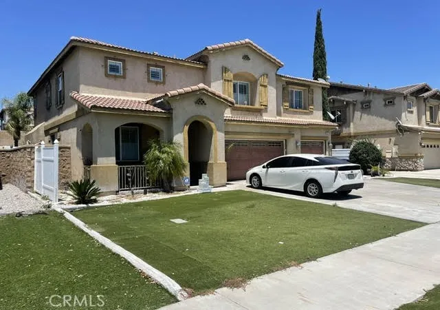 Photo 3 of Single family home for sale at 18218 Laguna Pl, Fontana, CA 92336 | MLS# DW26128382 | Listing updated on 2026-10-04