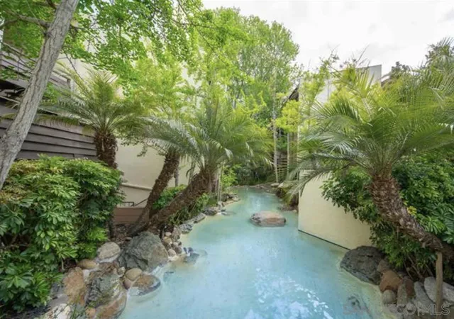 Listing Photo 2 - Condo for sale in building located at 1621 Hotel Cir, San Diego, CA 92108 - Unit #E131