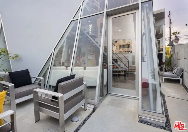 4th image of 513 Grand Blvd, Venice, CA 90291 | MLS# 26846389