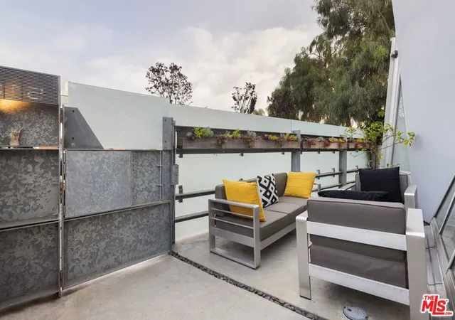 5th image of 513 Grand Blvd, Venice, CA 90291 | MLS# 26846389