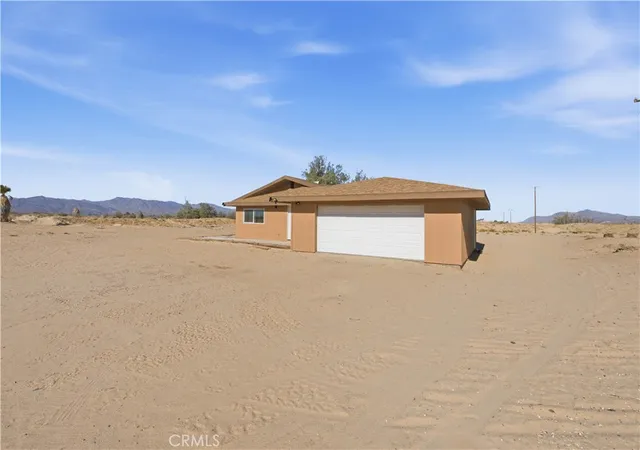 Homes for sale in Newberry Springs, CA | 46275 Palma Vista, Newberry Springs, CA 92365 | MLS# HD26125367