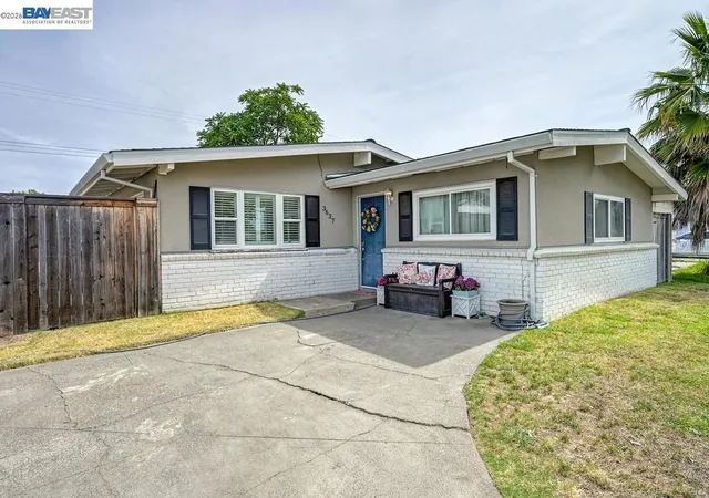 4th image of 3637 Centinella Dr, North Highlands, CA 95660 | MLS# 41138112