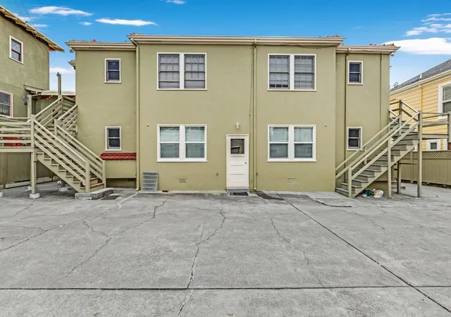 2nd image of 476 42nd St, Oakland, CA 94609 | MLS# ML82050796