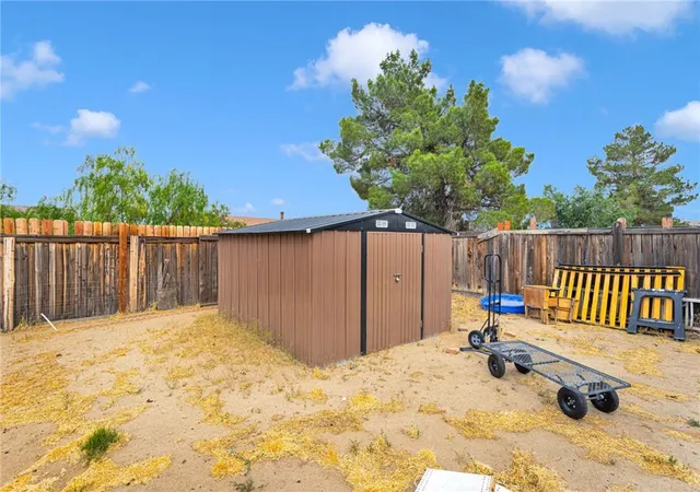 Homes for sale in Victorville, CA | 12983 Stanford Dr, Victorville, CA 92392 | MLS# CV26121757