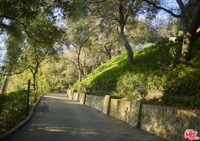 Photo 3 of Mansion for sale at 9631 Cedarbrook Dr, Beverly Hills, CA 90210 | MLS# 26845965 | Listing updated on 2026-09-15