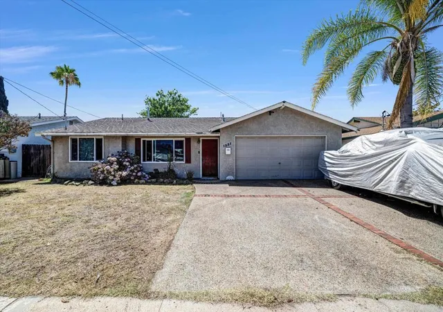 2nd image of 1351 Jefferson Ave, Escondido, CA 92027 | MLS# NDP2605668