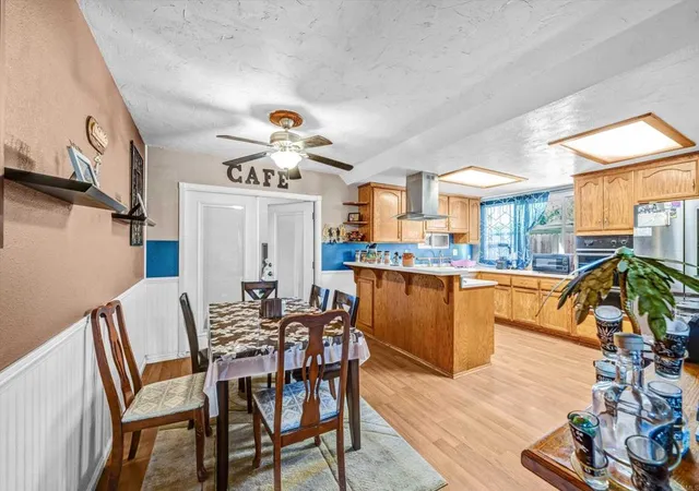 3rd image of 1351 Jefferson Ave, Escondido, CA 92027 | MLS# NDP2605668