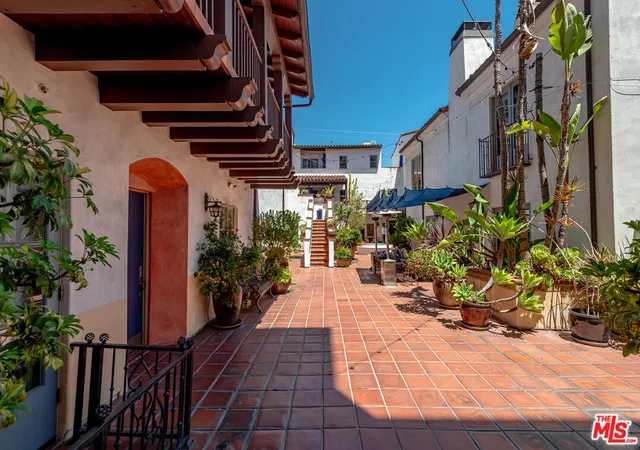 Homes for sale in Los Angeles, CA | 1414 N Harper Ave #10, Los Angeles, CA 90046 | MLS# 26845655