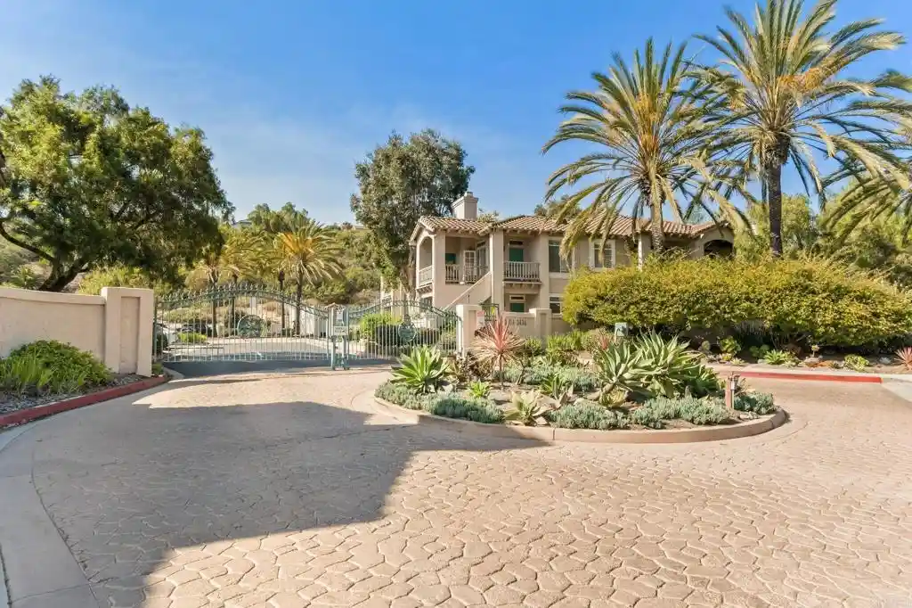 Listing Photo 40 - Condo for sale in 3424 Cameo Dr located at 3424 Cameo Dr, Oceanside, CA 92056 - Unit #46