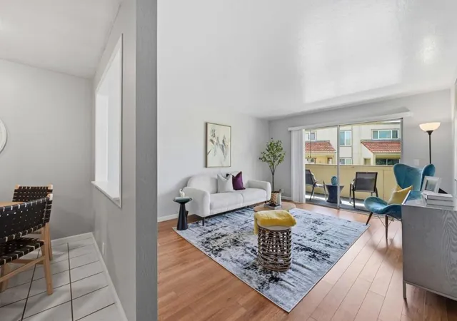2nd image of 1510 E St #23, Fairview, CA 94541 | MLS# ML82050819
