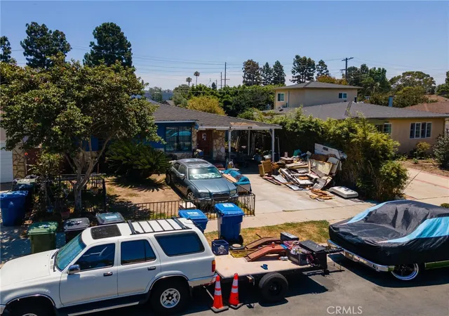 Photo 3 of Sale Pending at 12440 Wagner St, Los Angeles, CA 90066 | MLS# PV26127971 | Listing updated on 2026-10-01