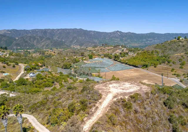 Homes for sale in Fallbrook, CA | 27 Daily Rd, Fallbrook, CA 92028 | MLS# PTP2604535