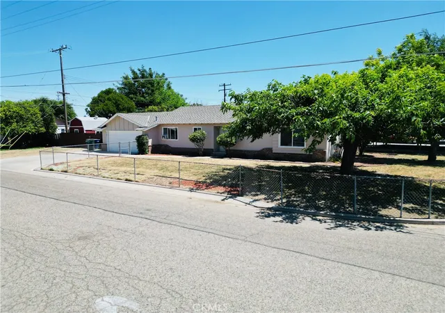 Homes for sale in Tulare, CA | 2081 E Stockham, Tulare, CA 93274 | MLS# FR26127211