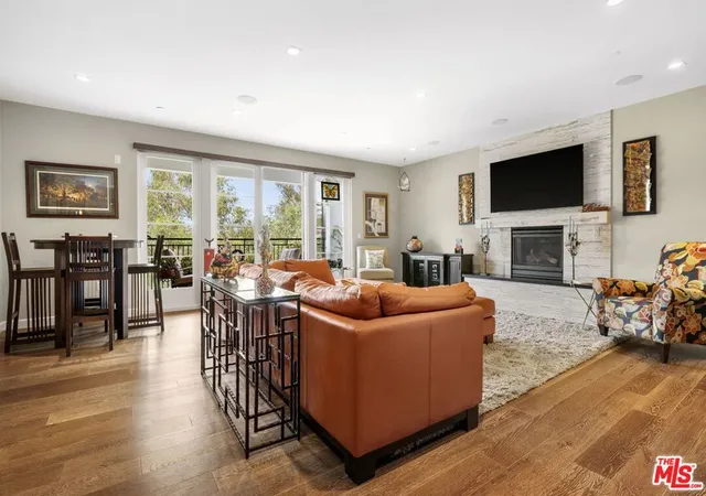 Photo 3 of Sale Pending at 441 S Barrington Ave #311, Los Angeles, CA 90049 | MLS# 26840391 | Listing updated on 2026-07-06