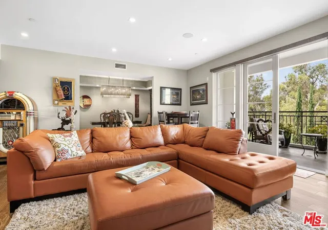 Photo 3 of Sale Pending at 441 S Barrington Ave #311, Los Angeles, CA 90049 | MLS# 26840391 | Listing updated on 2026-07-06
