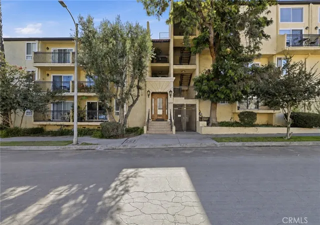 Photo 3 of Condo for sale at 5257 Radford Ave #212, Valley Village, CA 91607 | MLS# SR26128083 | Listing updated on 2026-09-27