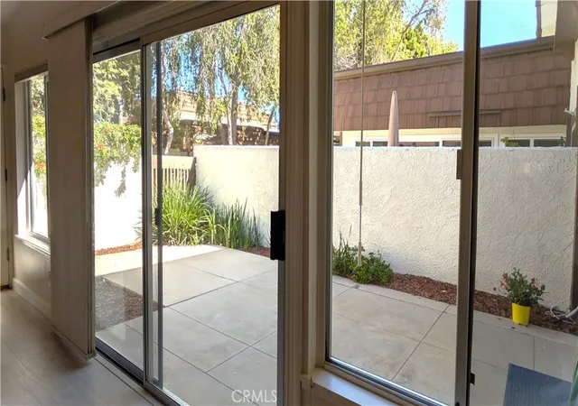 5th image of 22304 Devonshire St #4, Chatsworth, CA 91311 | MLS# SR26127519