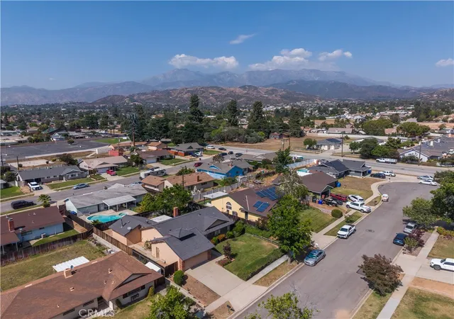Homes for sale in Yucaipa, CA | 35250 Santa Rosa Dr, Yucaipa, CA 92399 | MLS# IG26127221