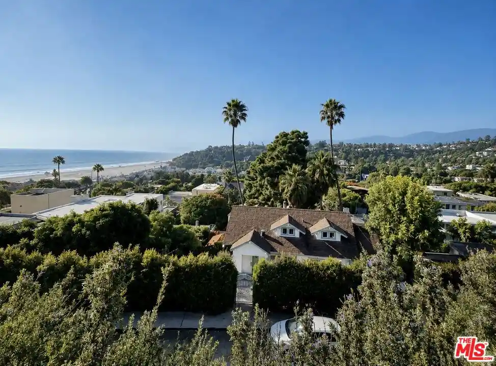 Photo 1 of Single family home for sale at 207 Ocean Ave Ext, Santa Monica, CA 90402 | MLS# 26846937 | Listing updated on 2026-10-17