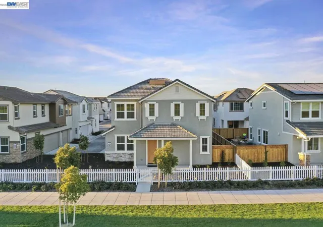 Photo 1 of Sale Pending at 281 E Central Pkwy, Tracy, CA 95391 | MLS# 41138196 | Listing updated on 2026-07-08