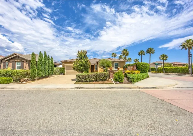Photo 3 of Single family home for sale at 1302 Tulip E, Beaumont, CA 92223 | MLS# IG26128815 | Listing updated on 2026-09-18
