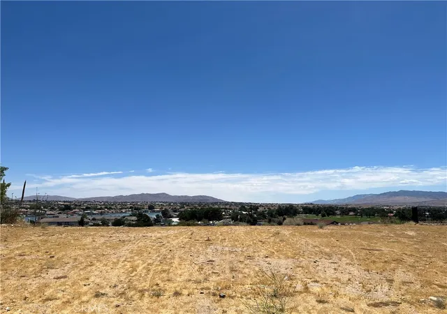 4th image of 18035 Wildwood, Victorville, CA 92395 | MLS# HD26128544