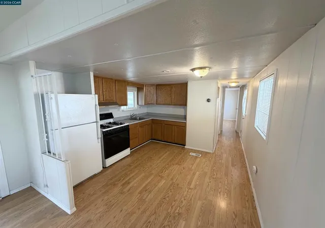 3rd image of 21 Terrace Dr, Concord, CA 94518 | MLS# 41138204