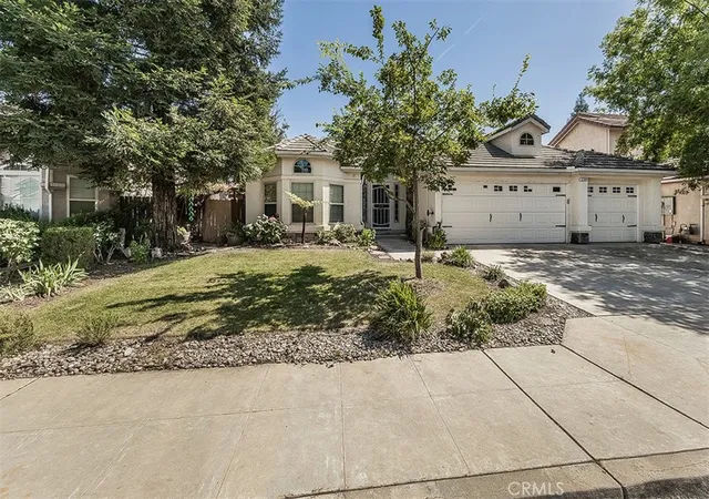 Photo 2 of Single family home for sale at 6589 E Michigan, Fresno, CA 93727 | MLS# FR26128840 | Listing updated on 2026-10-03