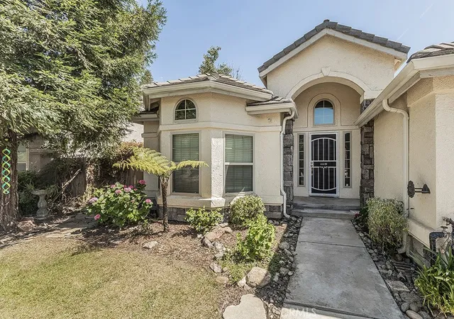 Photo 3 of Single family home for sale at 6589 E Michigan, Fresno, CA 93727 | MLS# FR26128840 | Listing updated on 2026-10-03