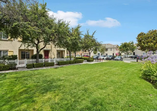 Homes for sale in Chula Vista, CA | 1438 Trouville Lane, Chula Vista, CA 91913 | Houzeo