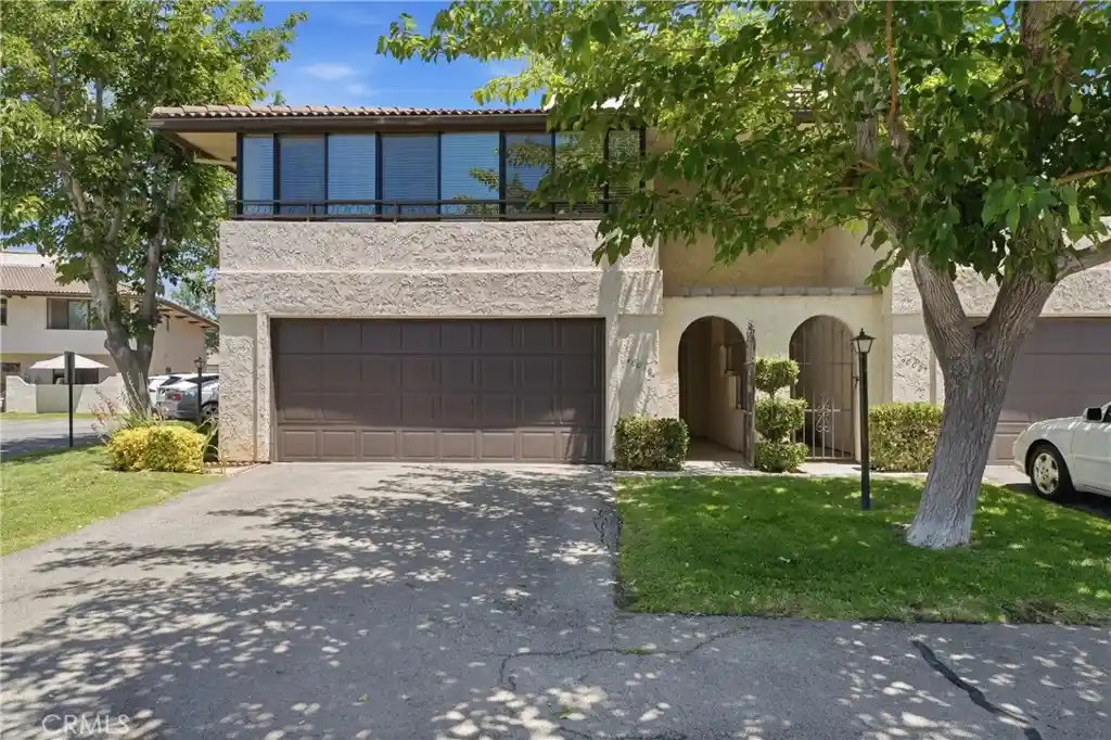 Listing Photo 1 - Condo for sale in 40019 Bluebird Ln located at 40019 Bluebird Ln, Palmdale, CA 93551 - Unit 40019 Bluebird Ln