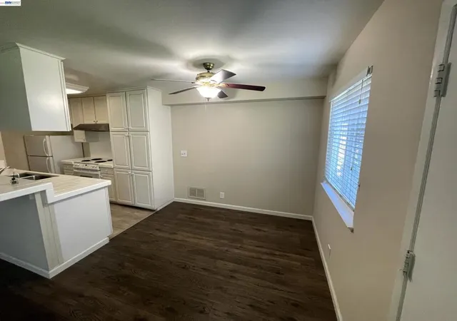 3rd image of 32656 Brenda Wy, Union, CA 94587