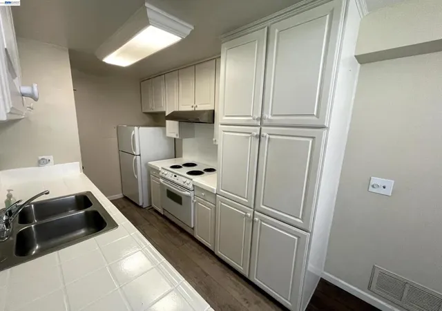 5th image of 32656 Brenda Wy, Union, CA 94587