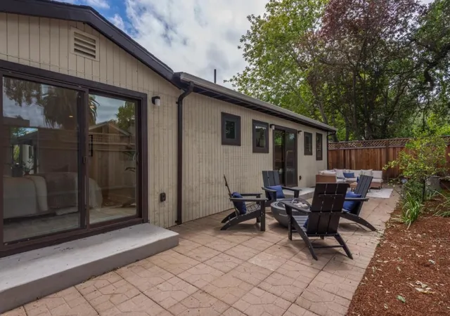 Homes for sale in Redwood City, CA | 926 Iris St, Redwood City, CA 94061 | MLS# ML82050908