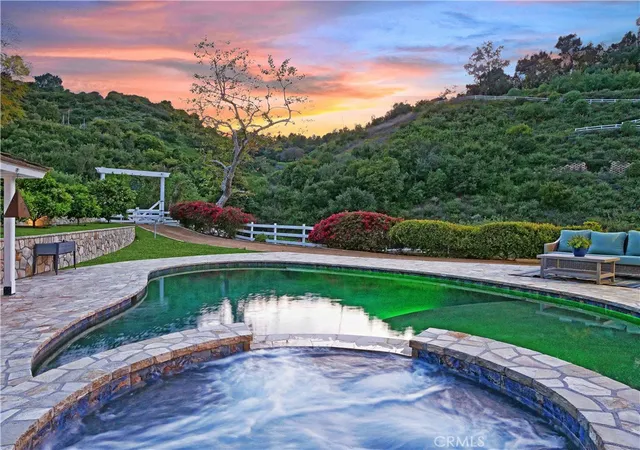 Photo 1 of Single family home for sale at 3 Poppy Trl, Rolling Hills, CA 90274 | MLS# PV26128743 | Listing updated on 2026-09-30