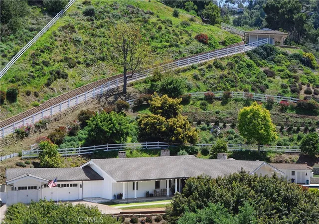 Photo 3 of Single family home for sale at 3 Poppy Trl, Rolling Hills, CA 90274 | MLS# PV26128743 | Listing updated on 2026-09-30