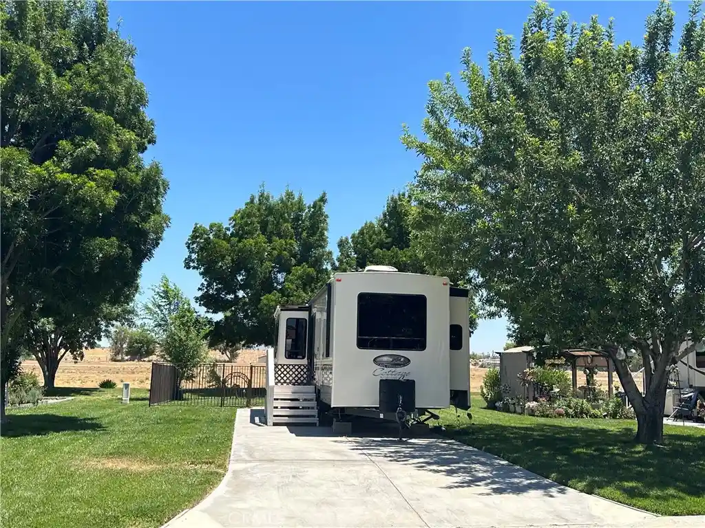 Photo 1 of Land for sale at 11591 Ridgemark Rd, Apple Valley, CA 92308 | MLS# HD26125198 | Listing updated on 2026-10-09