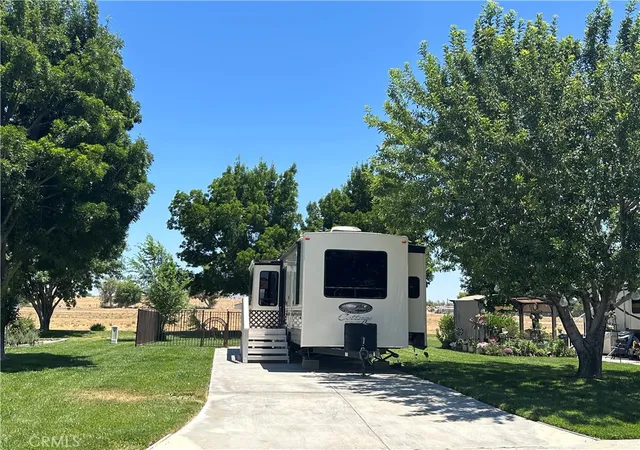 1st image of 11591 Ridgemark Rd, Apple Valley, CA 92308 | MLS# HD26125198