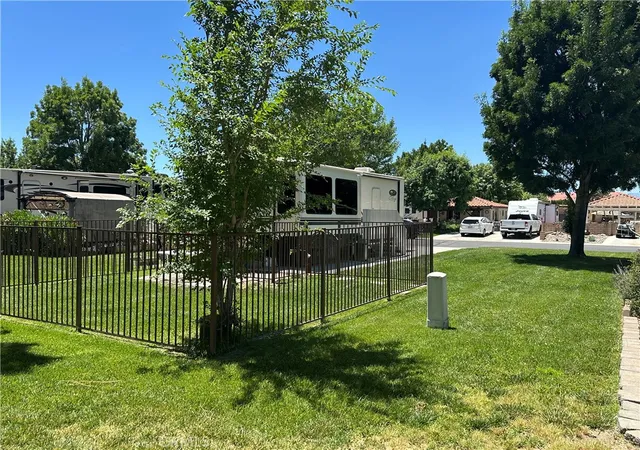 4th image of 11591 Ridgemark Rd, Apple Valley, CA 92308 | MLS# HD26125198