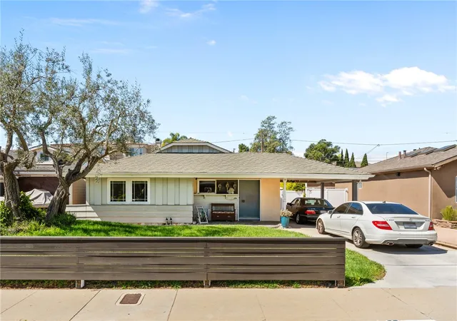 1st image of 865 Center St, El Segundo, CA 90245 | MLS# SB26127674