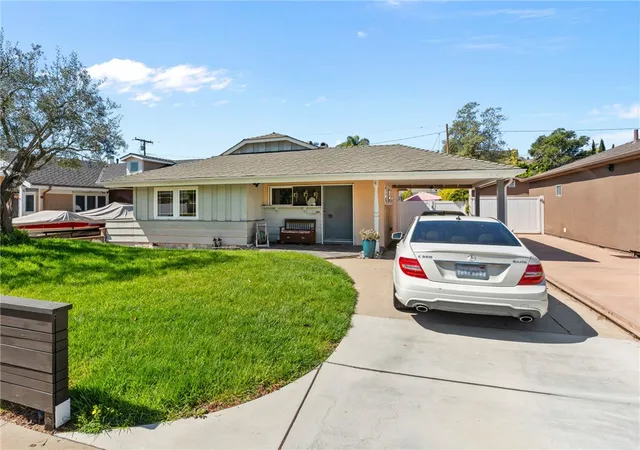 2nd image of 865 Center St, El Segundo, CA 90245 | MLS# SB26127674