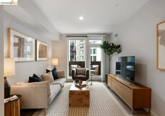 Homes for sale in Oakland, CA | 260 Brooklyn Basin Way #460, Oakland, CA 94606 | MLS# 41138241