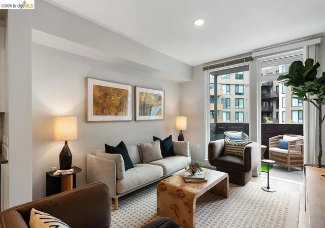 Homes for sale in Oakland, CA | 260 Brooklyn Basin Way #460, Oakland, CA 94606 | MLS# 41138241