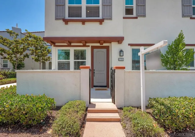 Photo 2 of Townhouse for sale at 4134 Vela Way, Oceanside, CA 92057 | MLS# 260014366SD | Listing updated on 2026-09-24