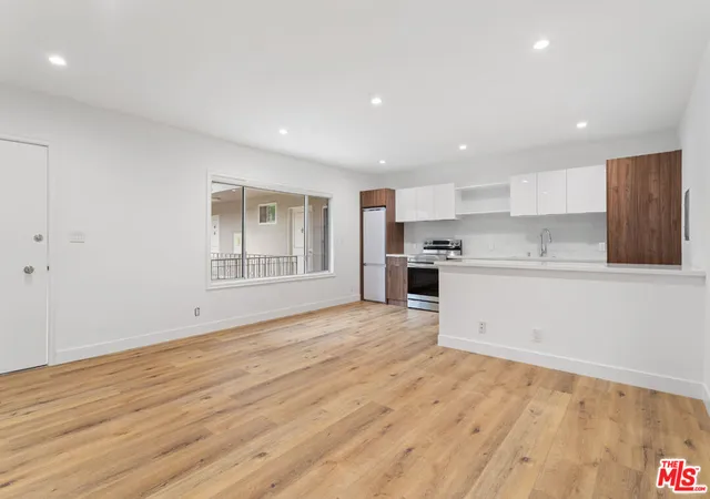 Homes for sale in Santa Monica, CA | 2002 4Th St #203, Santa Monica, CA 90405 | MLS# 26847115