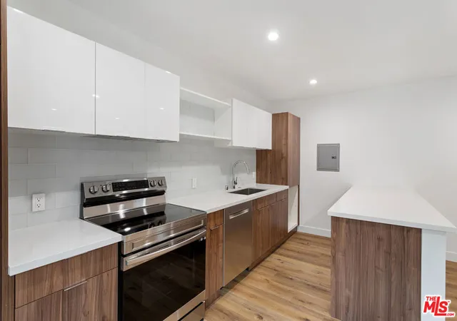 Homes for sale in Santa Monica, CA | 2002 4Th St #203, Santa Monica, CA 90405 | MLS# 26847115