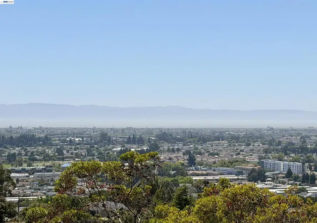2nd image of 2505 Miramar Ave #122, Castro Valley, CA 94546 | MLS# 41138247