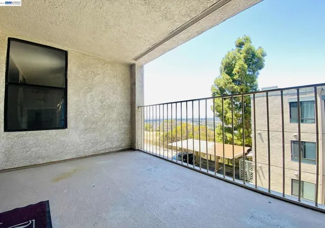Photo 4 of Sale Pending at 2505 Miramar Ave #122, Castro Valley, CA 94546 | MLS# 41138247 | Listing updated on 2026-07-16