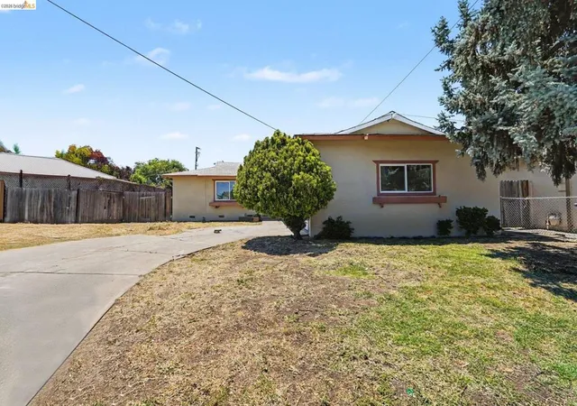Photo 1 of Single family home for sale at 2467 Tanager Cir, Concord, CA 94520 | MLS# 41138249 | Listing updated on 2026-10-02