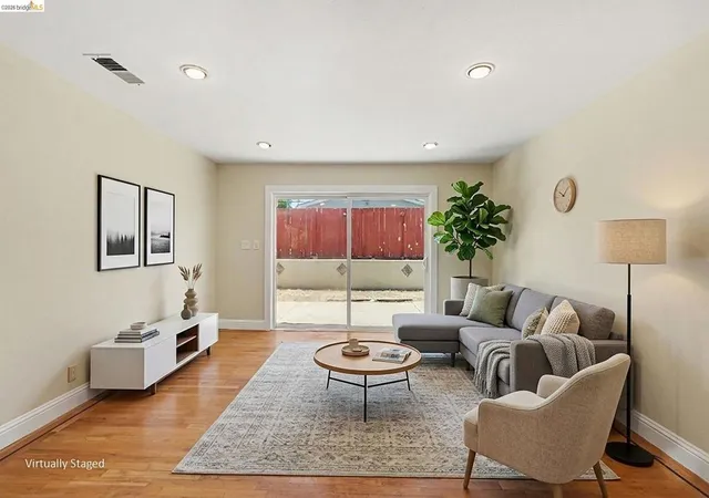 Photo 3 of Single family home for sale at 2467 Tanager Cir, Concord, CA 94520 | MLS# 41138249 | Listing updated on 2026-10-02